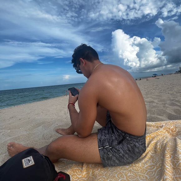 Hey Poshmark! - Picture 2 of 3